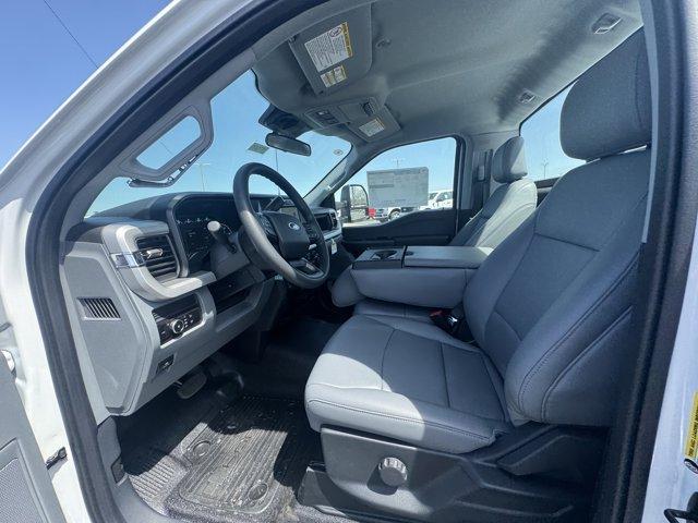 Photo of 2025 Oxford White Ford F-350