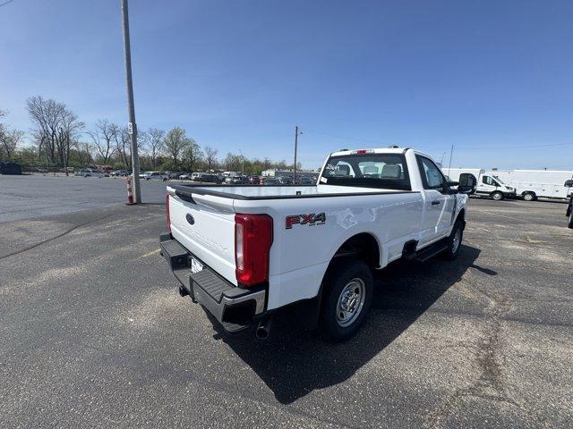 Photo of 2025 Oxford White Ford F-350