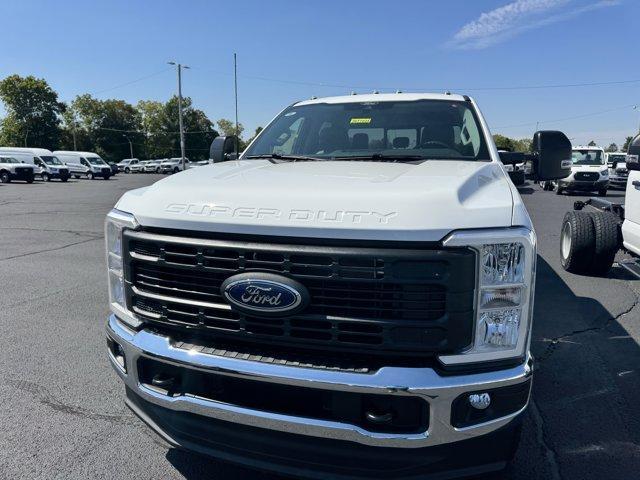 Photo of 2026 Oxford White Ford F-250