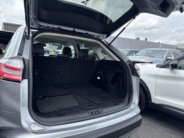 Photo of 2024 Iconic Silver Ford Edge