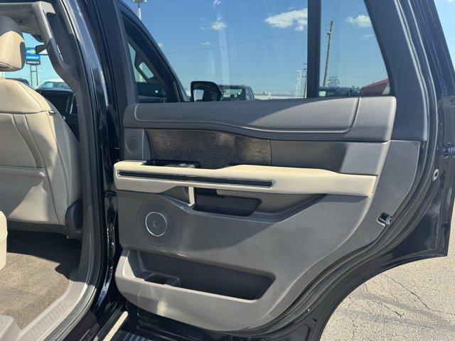 Photo of 2021 Agate Black Metallic Ford Expedition