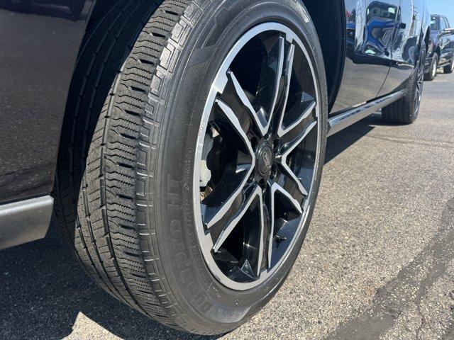 Photo of 2021 Agate Black Metallic Ford Expedition