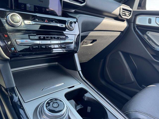 Photo of 2021 Carbonized Gray Metallic Ford Explorer
