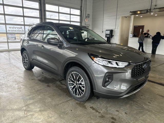 Photo of 2025 Carbonized Gray Metallic Ford Escape
