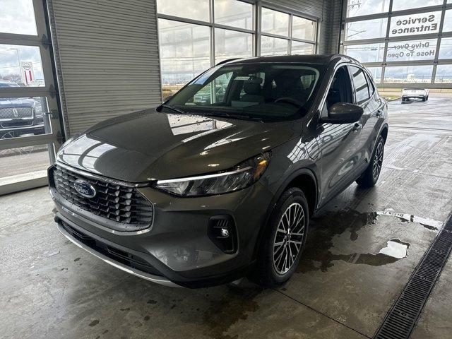 Photo of 2025 Carbonized Gray Metallic Ford Escape