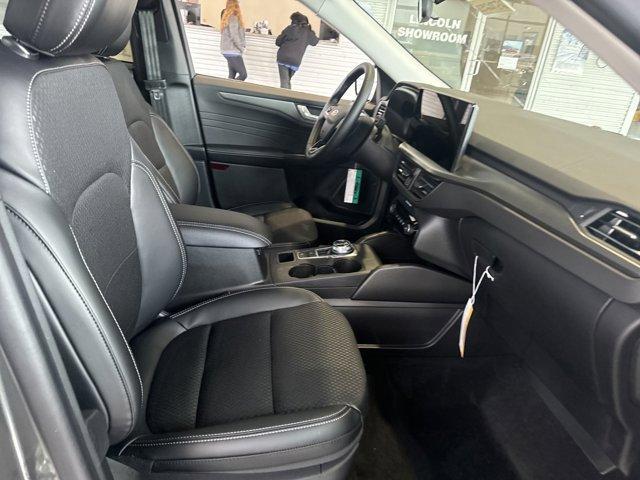 Photo of 2025 Carbonized Gray Metallic Ford Escape