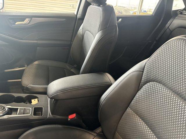 Photo of 2025 Carbonized Gray Metallic Ford Escape