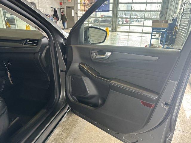 Photo of 2025 Carbonized Gray Metallic Ford Escape