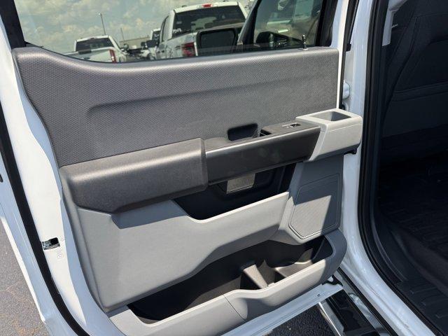 Photo of 2025 Oxford White Ford F-150