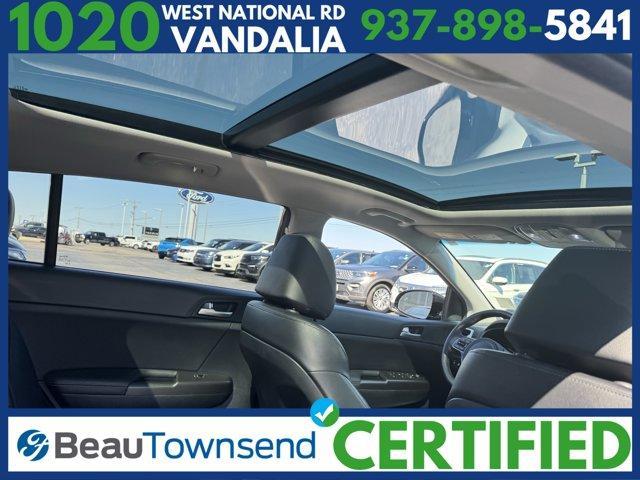 Photo of 2017 Black Cherry Kia Sportage