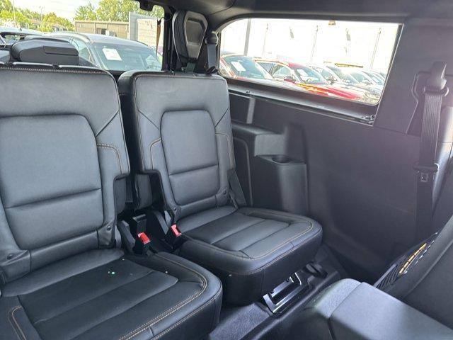 Photo of 2023 Green Ford Bronco