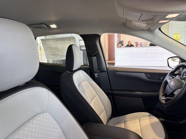 Photo of 2025 Vapor Blue Metallic Ford Escape