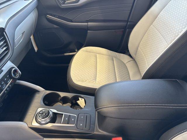 Photo of 2025 Vapor Blue Metallic Ford Escape