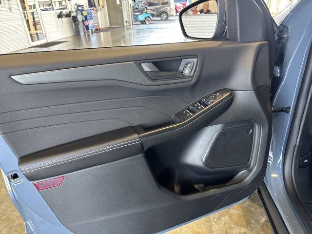 Photo of 2025 Vapor Blue Metallic Ford Escape