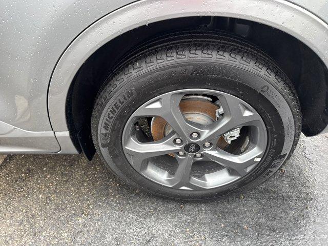 Photo of 2023 Iconic Silver Ford Escape