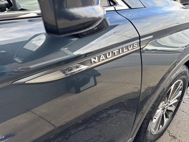 Photo of 2022 Flight Blue Lincoln Nautilus