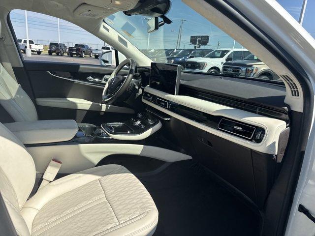 Photo of 2022 Pristine White Lincoln Nautilus