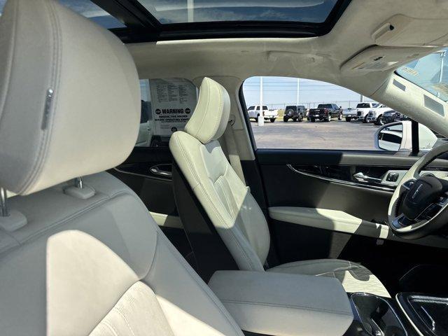 Photo of 2022 Pristine White Lincoln Nautilus