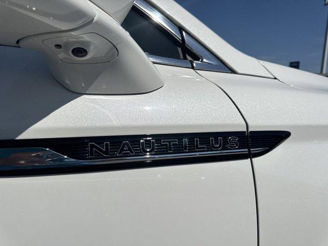 Photo of 2022 Pristine White Lincoln Nautilus