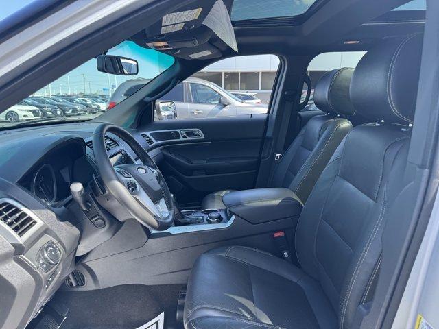 Photo of 2014 Ingot Silver Metallic Ford Explorer