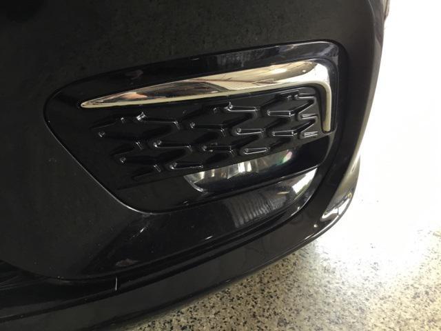 Photo of 2022 Brilliant Black Crystal Pearlcoat Chrysler Pacifica