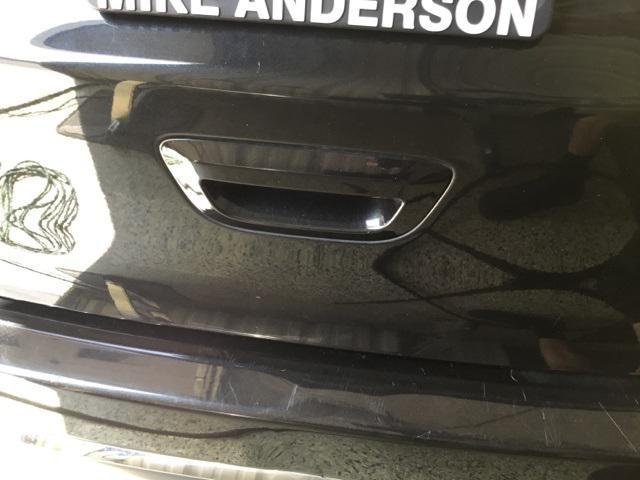 Photo of 2022 Brilliant Black Crystal Pearlcoat Chrysler Pacifica