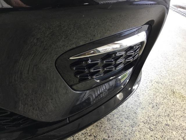 Photo of 2022 Brilliant Black Crystal Pearlcoat Chrysler Pacifica