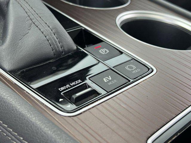 Photo of 2022 Midnight Black Metallic Toyota Sienna