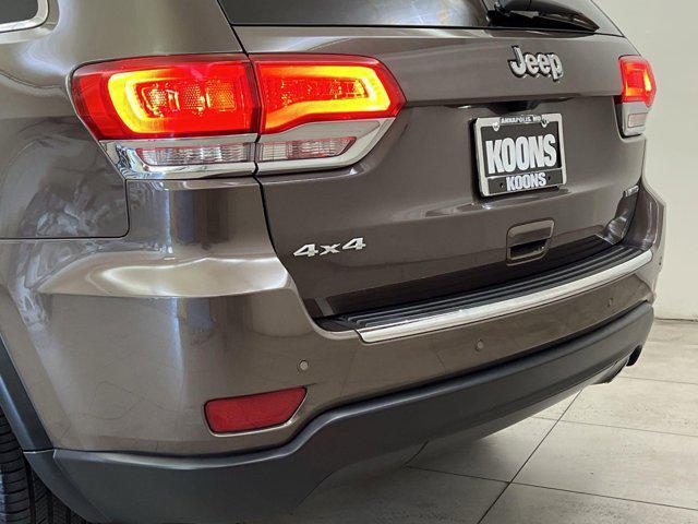 Photo of 2019 Walnut Brown Metallic Clearcoat Jeep Grand Cherokee
