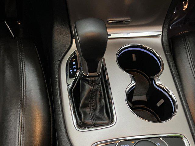 Photo of 2019 Walnut Brown Metallic Clearcoat Jeep Grand Cherokee