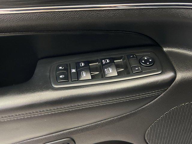 Photo of 2019 Walnut Brown Metallic Clearcoat Jeep Grand Cherokee