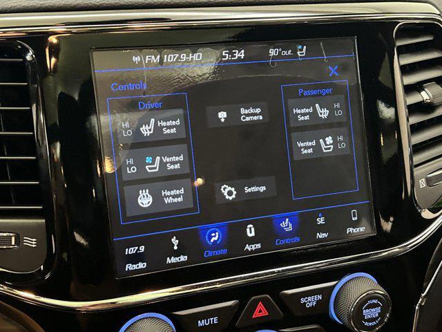 Photo of 2019 Walnut Brown Metallic Clearcoat Jeep Grand Cherokee