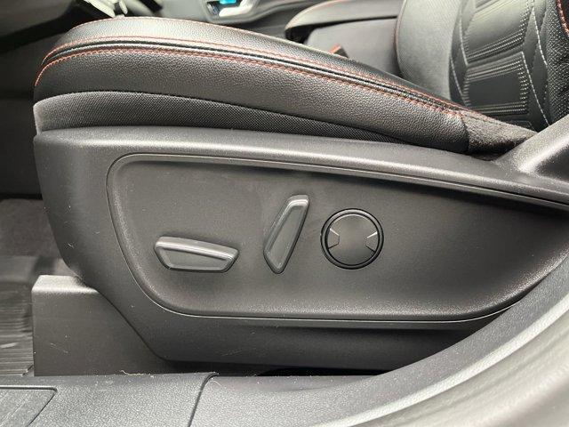 Photo of 2023 Star White Ford Escape