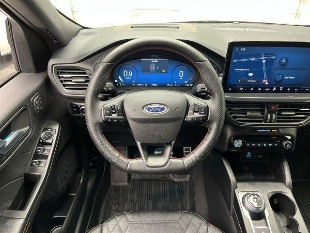 Photo of 2023 Star White Ford Escape
