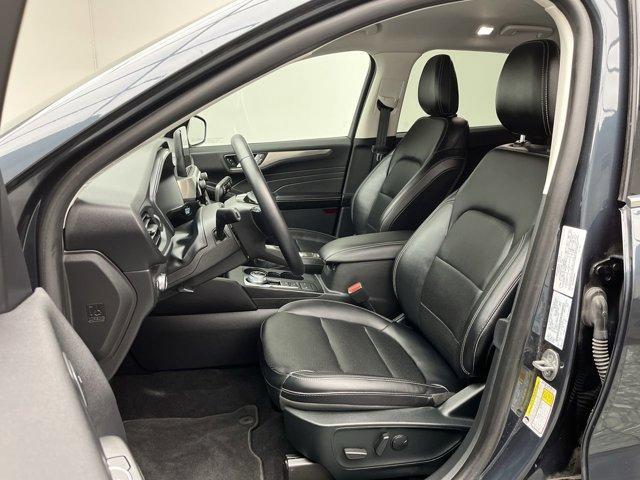 Photo of 2022 Agate Black Metallic Ford Escape