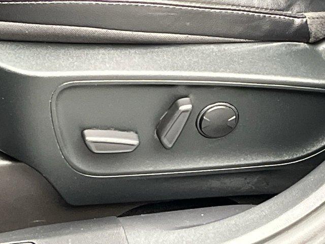 Photo of 2022 Agate Black Metallic Ford Escape