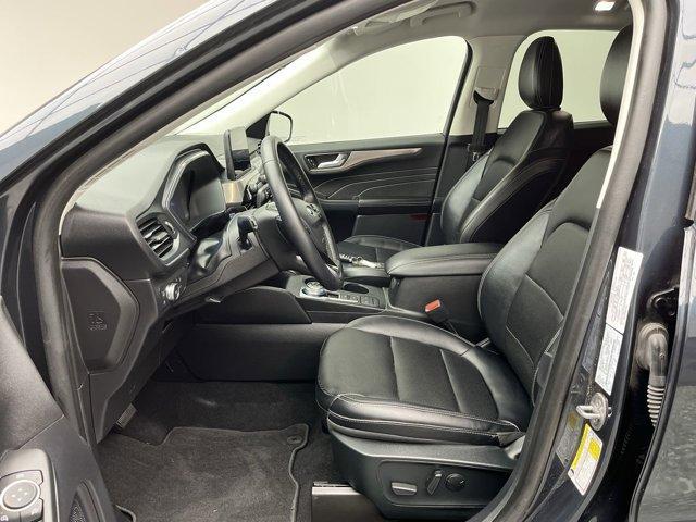 Photo of 2022 Agate Black Metallic Ford Escape