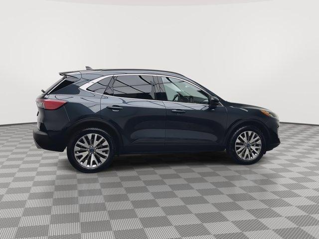 Photo of 2022 Agate Black Metallic Ford Escape
