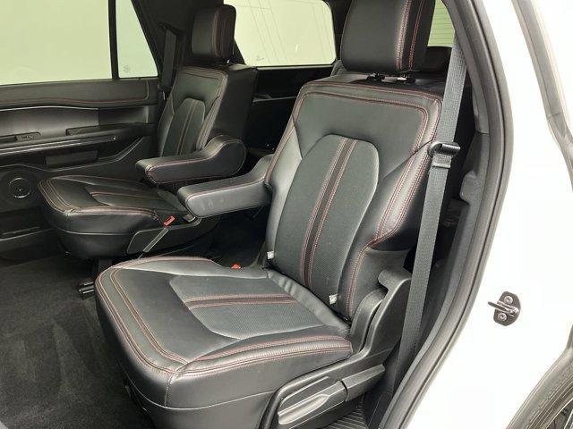 Photo of 2021 Star White Ford Expedition