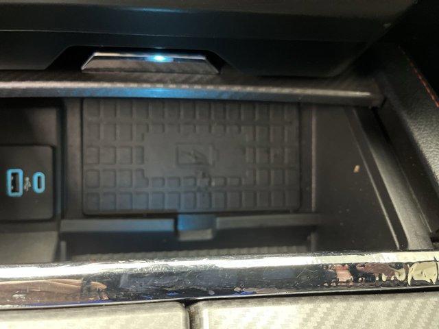 Photo of 2021 Star White Ford Expedition