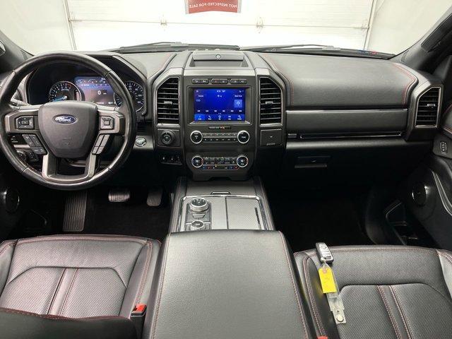 Photo of 2021 Star White Ford Expedition