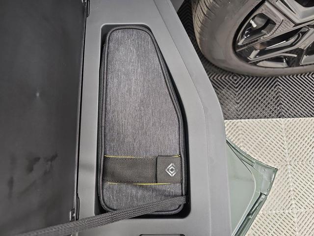Photo of 2023 Forest Green Rivian R1T