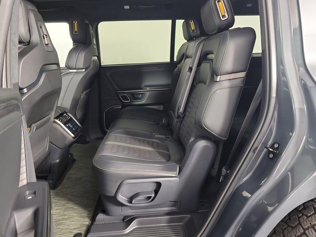 Photo of 2022 El Cap Granite Rivian R1S
