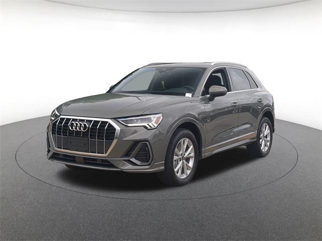 Photo of 2025 Gray Metallic Audi Q3