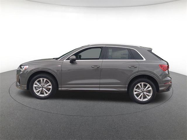 Photo of 2025 Gray Metallic Audi Q3