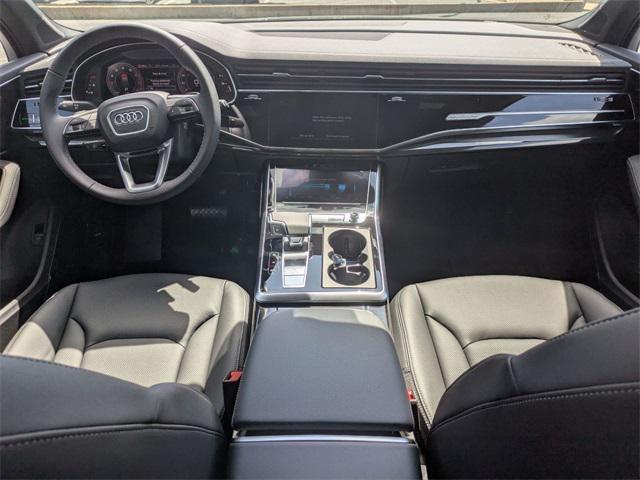 Photo of 2025 Satellite Silver Metallic Audi Q7