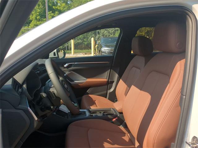 Photo of 2025 Glacier White Metallic Audi Q3