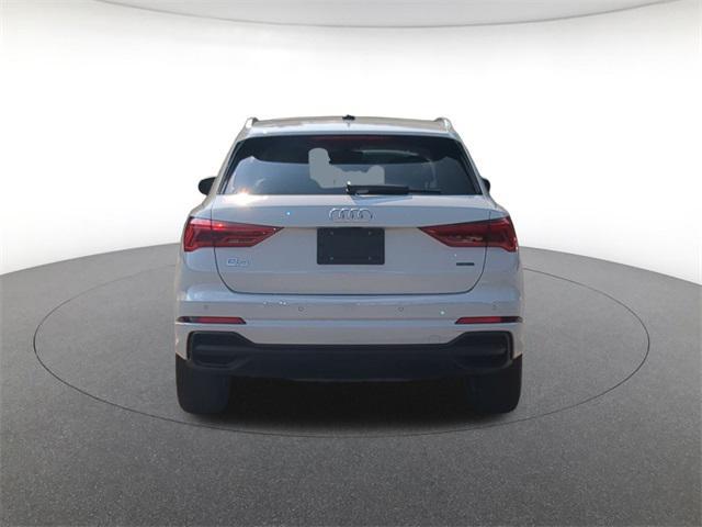 Photo of 2025 Glacier White Metallic Audi Q3