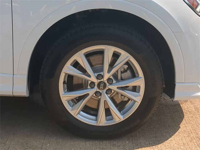 Photo of 2025 Glacier White Metallic Audi Q3