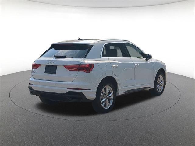 Photo of 2025 Glacier White Metallic Audi Q3